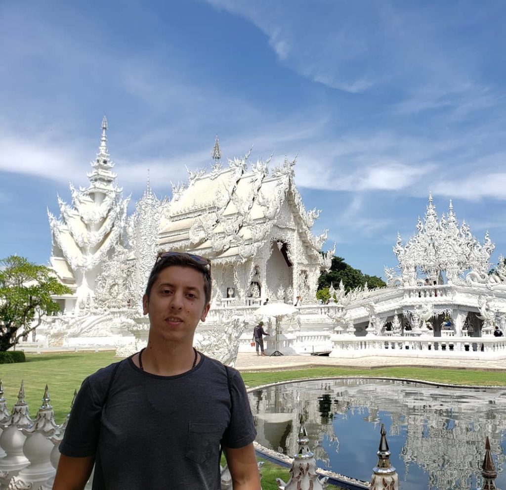White Temple Chiang Rai - diego cabraitz arena