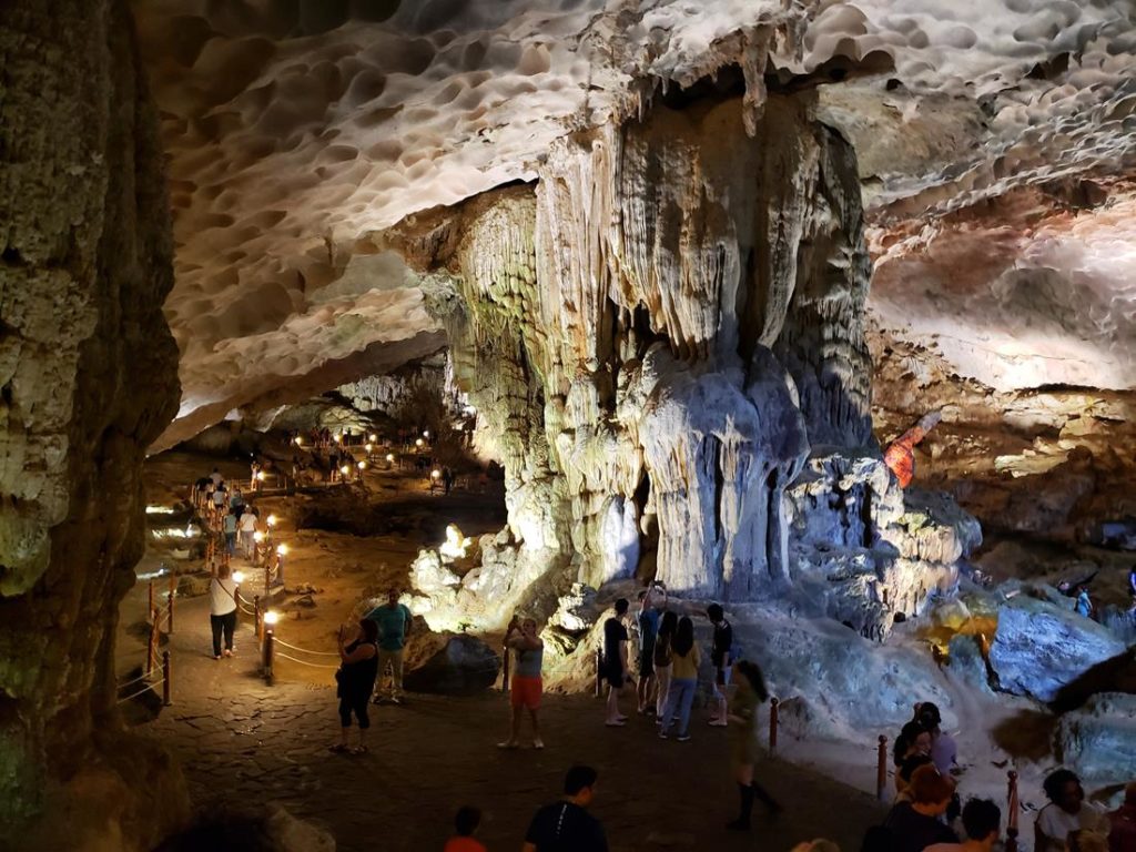 caverna em Halong Bay